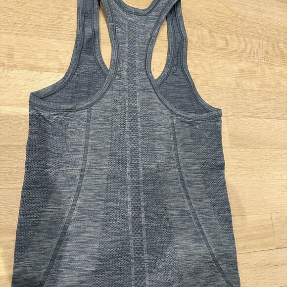 Lululemon Tank Top; size Small, but no tag Blue "denim" color - Picture 5 of 15